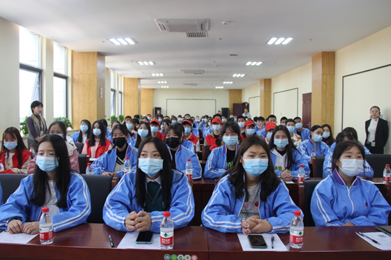 時(shí)代青年講奉獻(xiàn) 愛心熱血勇?lián)?dāng)——安康職業(yè)技術(shù)學(xué)院學(xué)生參加血站開放日活動(dòng)