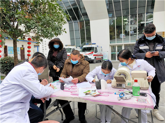 漢濱區(qū)第一醫(yī)院醫(yī)護(hù)人員踴獻(xiàn)熱血暖寒冬