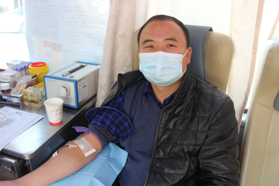 血液是生命的禮物——中國聯(lián)通安康市分公司、安康大數(shù)據(jù)運(yùn)營有限公司聯(lián)合開展冬季應(yīng)急獻(xiàn)血活動