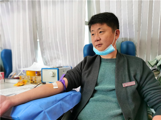 獻(xiàn)血傳真情，為黨旗添光彩 ——三元村春季無償獻(xiàn)血活動(dòng)側(cè)記