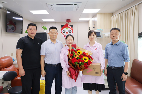 安康市中心血站開(kāi)展“5·12”國(guó)際護(hù)士節(jié)慰問(wèn)活動(dòng)