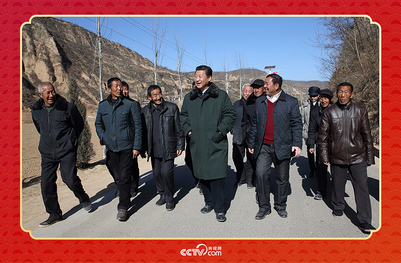 2015年春節(jié)前夕，習(xí)近平總書記回到陜西延安梁家河村看望鄉(xiāng)親。