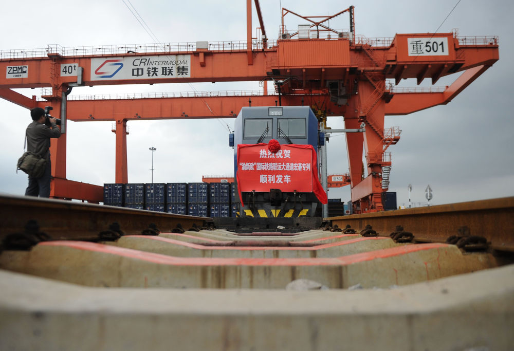 △ 2011年9月22日拍攝的首列“渝新歐”宏碁專列。新華社記者 李健 攝